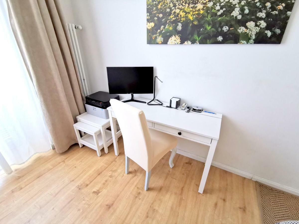 Gastein By Rockchair Apartments L Superhost Status L 2 Bedrooms Boxspringbeds 1,5 Bathrooms - Cozy Family & Business Flair Welcomes You! Berlin Zewnętrze zdjęcie