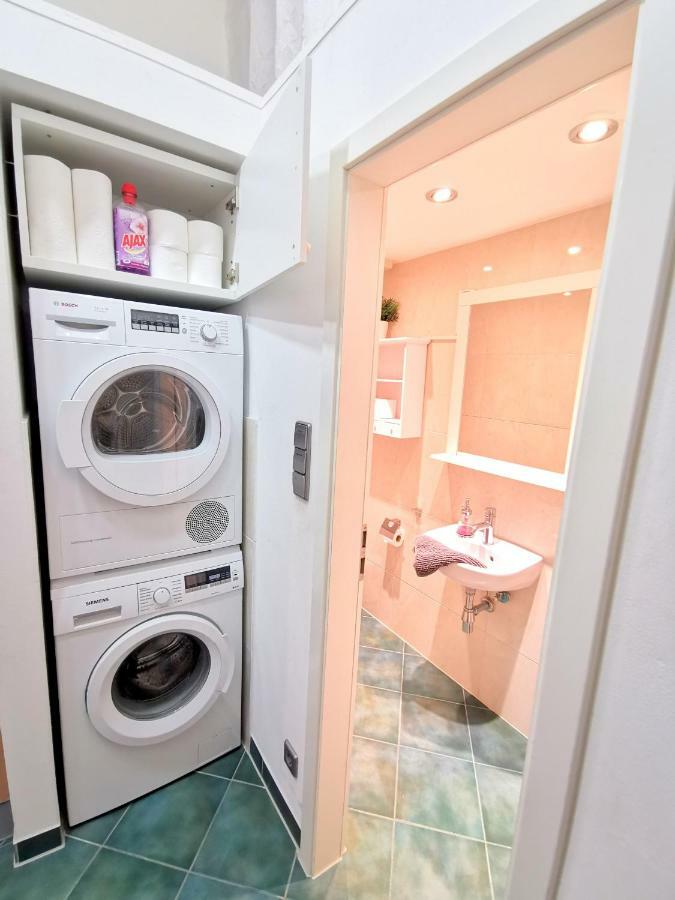 Gastein By Rockchair Apartments L Superhost Status L 2 Bedrooms Boxspringbeds 1,5 Bathrooms - Cozy Family & Business Flair Welcomes You! Berlin Zewnętrze zdjęcie